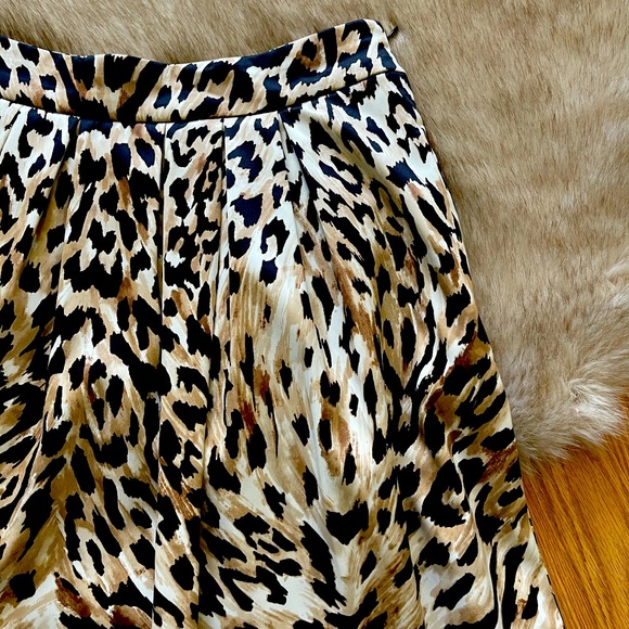 White House Black Market Leopard Print Skirt Size8 - Picture 2 of 3